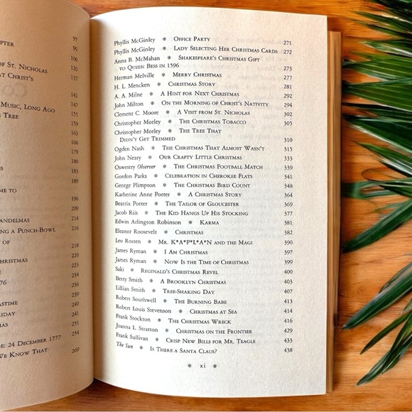 VINTAGE 1982 “A Christmas Treasury” Hardcover Book | Edited by Jack Newcombe - Picture 11 of 16